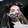Dampak Virus Corona, Masker Jadi Aksesori Wajib di Pekan Mode
