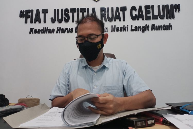 Kasatreskrim Polres Demak Jawa Tengah AKP Muhammad Fachur Rozi, saat menjelaskan kasus dugaan penipuan yang dilakuakan oleh salah satu oknum kepala desa di Demak,Rabu (20/1/2021).