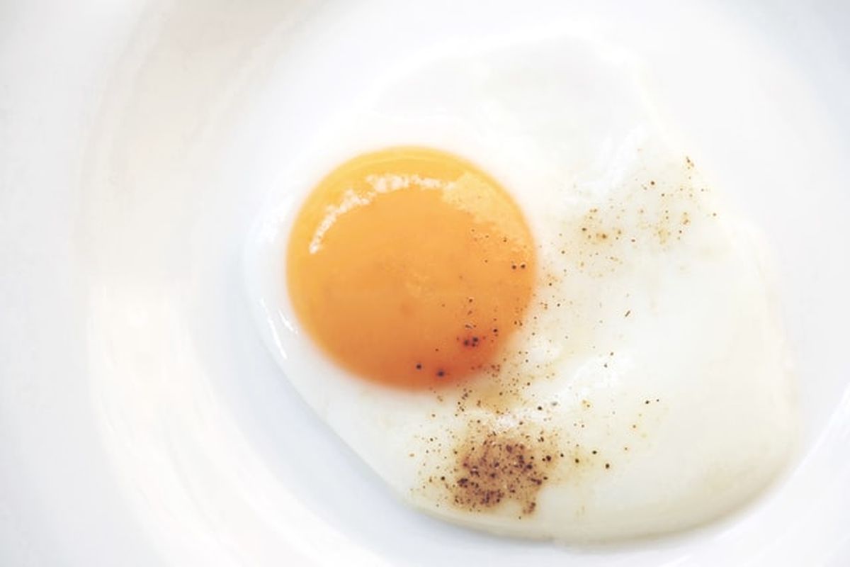 Telur sebagai salah satu camilan tinggi nutrisi untuk pelaku diet DEBM. Mengonsumsi camilan sehat dapat membantu kita mencegah kelaparan dan makan berlebih di waktu makan besar.