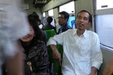 Dari Dalam KRL, Jokowi Tinjau Lokasi Kecelakaan di Bintaro