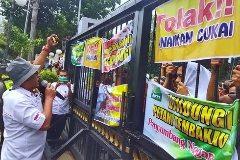 Ratusan Petani Demo ke Kantor Sri Mulyani Tolak Kenaikan Cukai Rokok, Ini Hasilnya