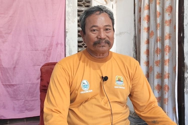 Kisah Warga Perbatasan Cirebon, Terpaksa Melahirkan di Gubuk karena Jalan Rusak