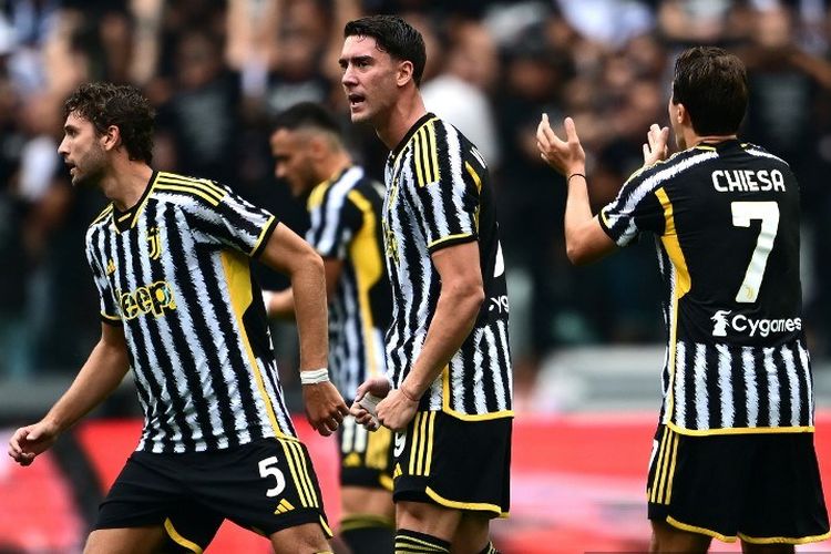 Selebrasi Dusan Vlahovic usai mencetak gol dalam laga pekan keempat Liga Italia 2023-2024 antara Juventus vs Lazio di Stadion Allianz, Sabtu (16/9/2023). Terkini, Juventus mengalahkan Hellas Verona pada pekan ke-10 Liga Italia di Stadion Allianz, Minggu (29/10/2023) dini hari WIB. Laga Juventus vs Verona berakhir dengan skor 1-0. 