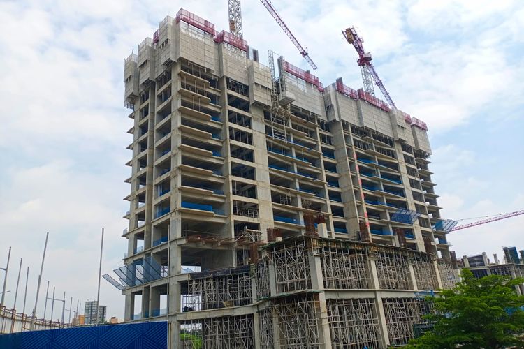 Pembangunan Antasari Place, di Jl Pangeran Antasari, Jakarta Selatan, telah mencapai progres 23 persen. Gambar diabadikan pada Senin (19/12/2022).