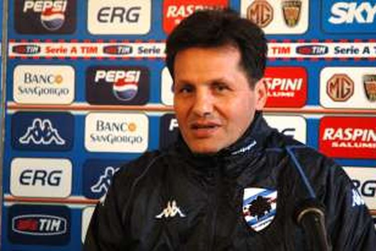 Walter Novellino ketika masih menjadi pelatih Sampdoria. Kini, dia ditunjuk menjadi pelatih Palermo.