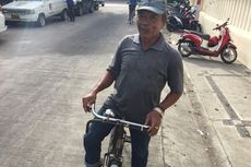 Cerita Udin Bertahan Jadi Ojek Sepeda Ontel di Tengah Serbuan Ojek 