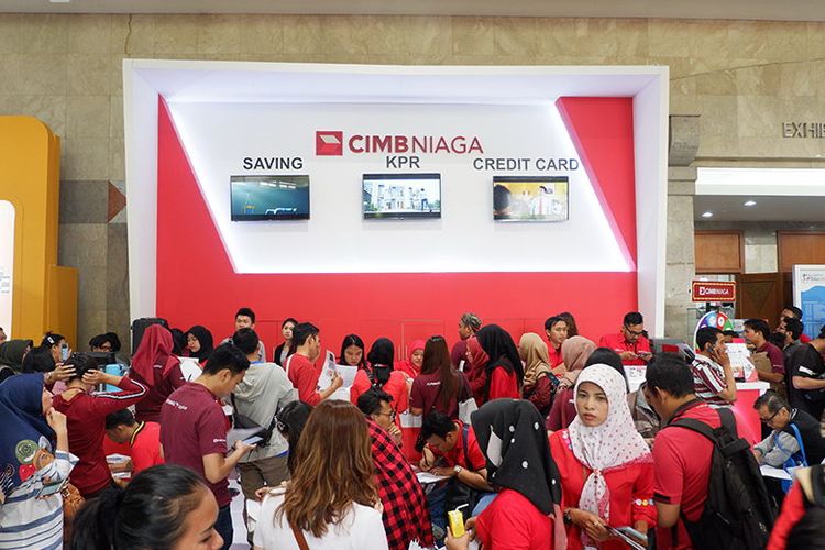 Tingginya antusiasme pengunjung untuk memanfaatkan berbagai promosi yang ditawarkan oleh CIMB Niaga dalam gelaran KTF 2019.