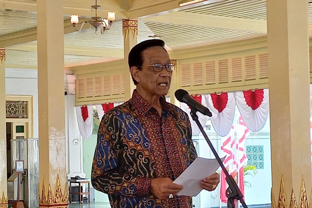 Sri Sultan HB X saat menggelar sapa aruh satu dasawarsa keistimewaan Yogyakarta, di Bangsal Kepatihan, Kota Yogyakarta, Selasa (31/8/2022)