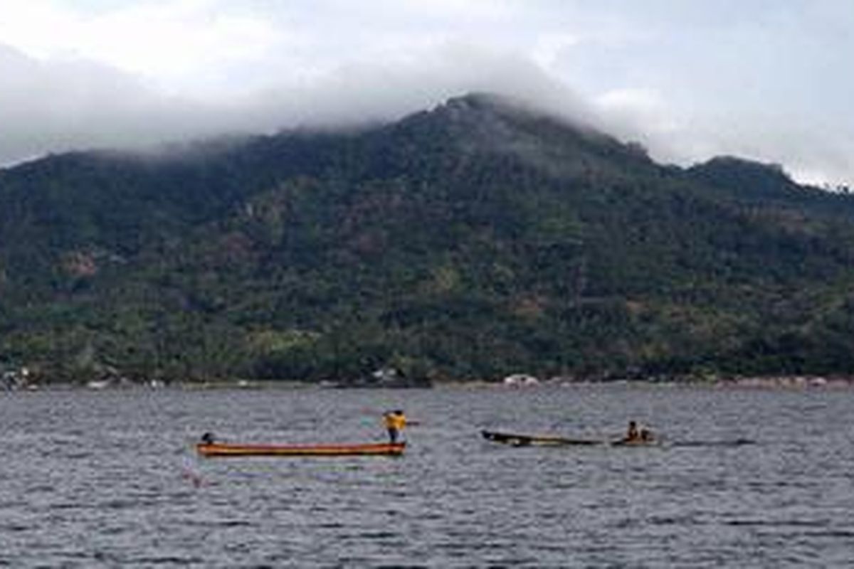 Danau Tondano yang terletak di Kabupateb Minahasa merupakan danau terluas yang ada di Sulawesi Utara. Pada tanggal 28 Oktober hingga 5 November 2012, akan digelar Festival Danau Tondano.