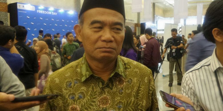 Hari Pertama Sekolah Medikbud Ingatkan Soal Pendidikan Karakter