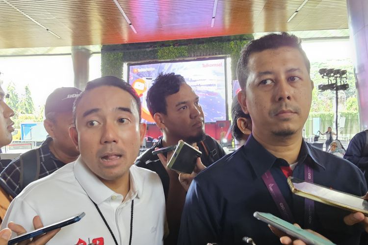 VP Corporate Communications Telkomsel, Saki Hamsat Bramono saat ditemui awak media dalam sebuah acara di Jakarta, Senin (21/8/2023).