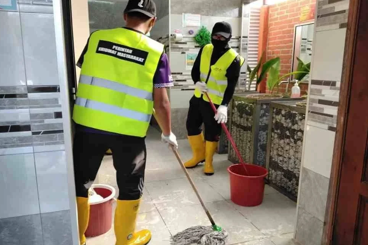 Buang Rokok di Sungai, WNI Dihukum Kerja Sosial di Malaysia