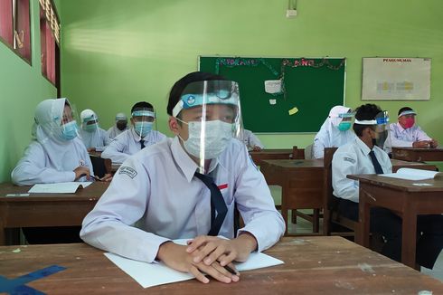 Hari Pertama Belajar Tatap Muka di Purwokerto, Siswa Tak Tahu Ruang Kelas hingga Terlambat