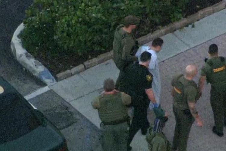 Pelaku penembakan di Marjory Stoneman Douglas, Florida, Amerika Serikat, bernama Nikolaus Cruz (19) berhasil dibekuk polisi. (CNN)