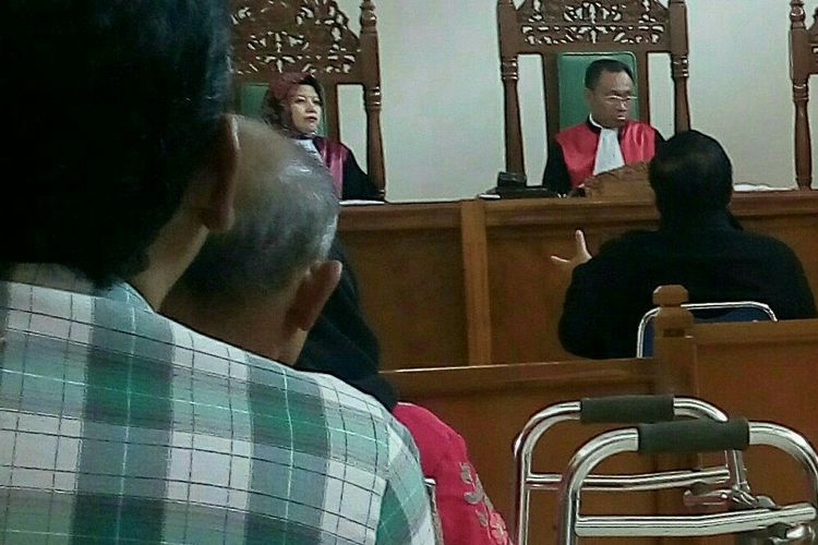 Persidangan kasus anak gugat ibu di Pengadilan Negeri Garut Rabu (07/06/2017) masih menarik perhatian publik