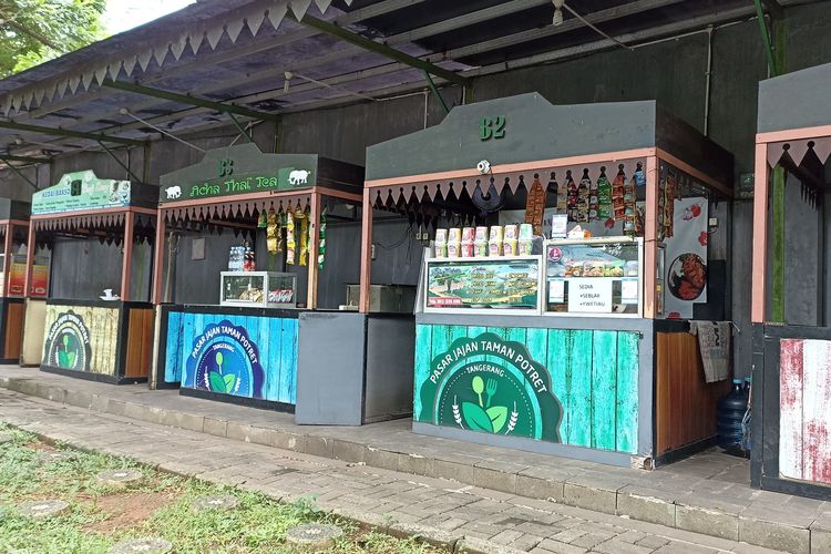 Area wisata kuliner di Taman Potret, Kota Tangerang, Banten.