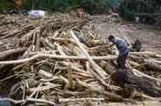 Gelondongan Kayu di Banjir Sumatera Bukti Kerusakan Hutan Sistemik, Bukan Sekadar Anomali Cuaca