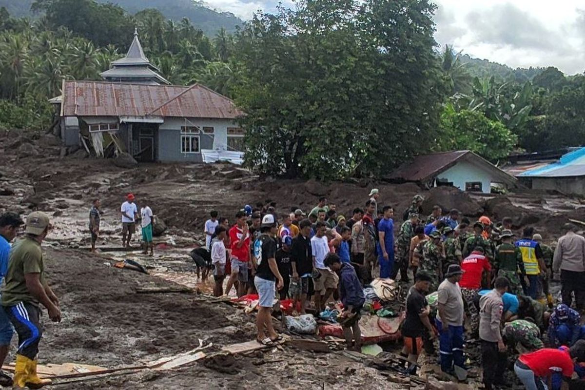 Banjir Bandang Di Rua Kota Ternate Orang Tewas Dan Puluhan Rumah Rusak