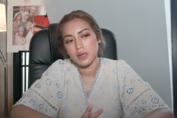 Jessica Iskandar jelaskan harus konsumsi lima macam obat di pagi hari, dan dua jenis obat di malam hari untuk atasi hipertiroid yang dialaminya