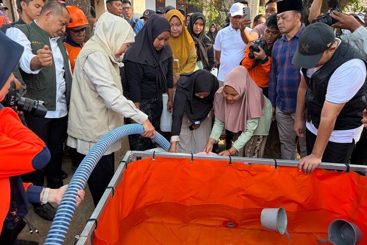 Atasi Krisis Air Bersih, Khofifah Siapkan Operasi Modifikasi Cuaca