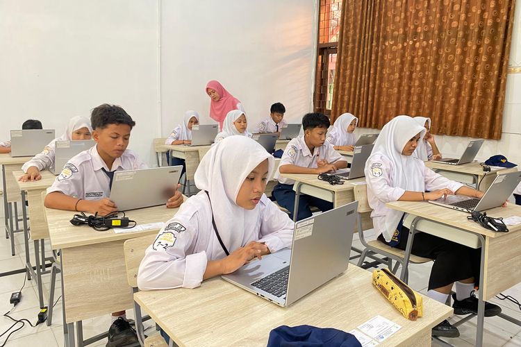 Sekolah Rakyat di Pamekasan Batasi Siswa Pakai Gawai, Kepala Sekolah: Dampak Positifnya Banyak