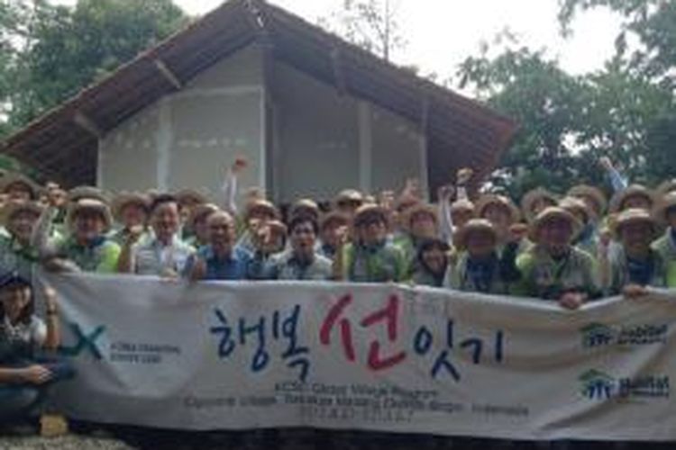 Korea Cadastral Survey Corporation (KSKC) bekerjasama dengan Habitat for Humanity Indonesia menyelesaikan pembangunan tiga unit rumah  layak huni bagi masyarakat Desa Cijayanti, Sentul, Kabupaten Bogor. 