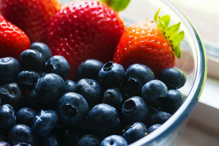 Buah berry tinggi akan kandungan serat dan rendah gula, sehingga sangat baik sebagai buah untuk diet.