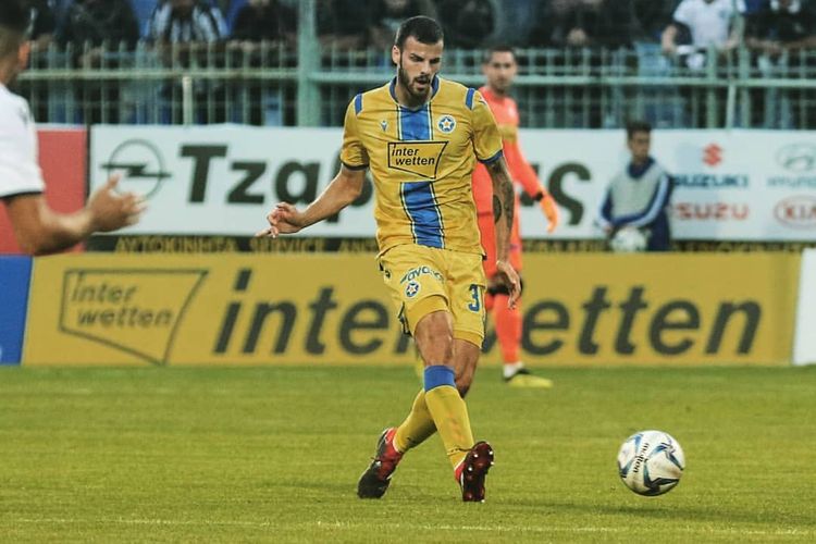 Persib Bandung resmi mendatangkan bek asal Argentina Patricio Matricardi dari Liga Rumania. 