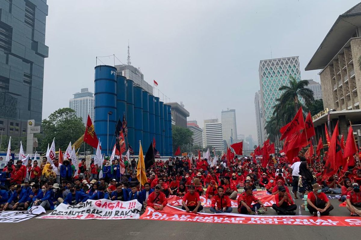 Massa buruh KASBI bakal menggelar aksi unjuk rasa menolak kenaikan harga BBM di kawasan Patung Kuda, Jakarta Pusat, Selasa (13/9/2022).