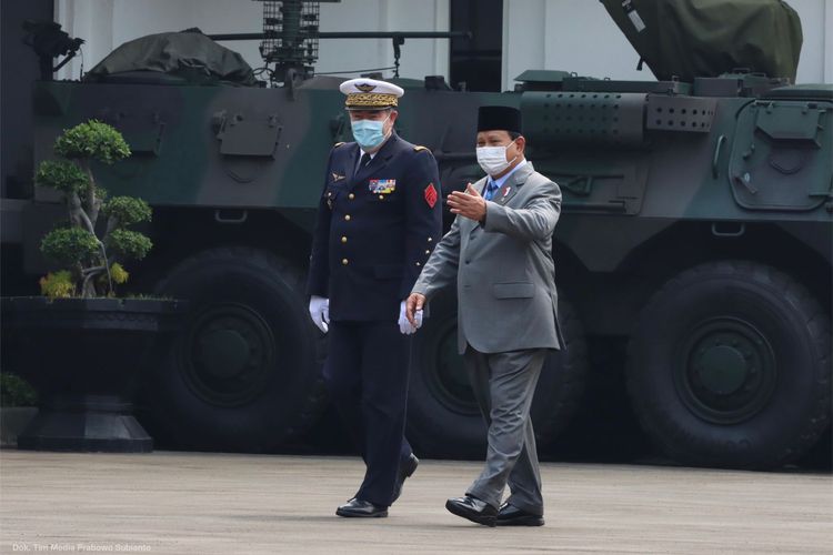 Menteri Pertahanan (Menhan) Prabowo Subianto menerima kunjungan Kepala Staf Angkatan Udara (KSAU) dan Antariksa Prancis Jenderal d'Armée Aérienne Stéphane Mille di Kementerian Pertahanan (Kemenhan), Jakarta, Senin (11/7/2022).