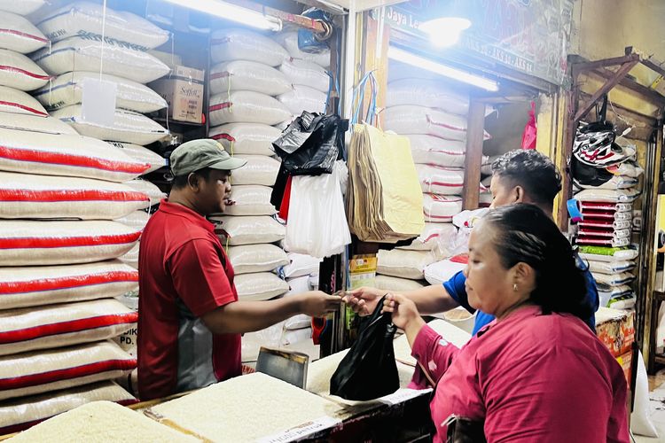 Harga Plastik Melonjak, Laba UMKM Turun sampai 25 Persen