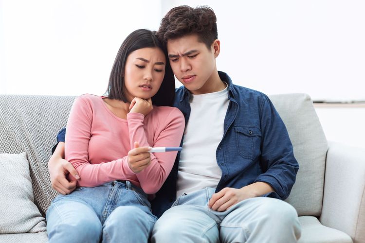Ilustrasi pasangan suami istri yang susah punya anak.