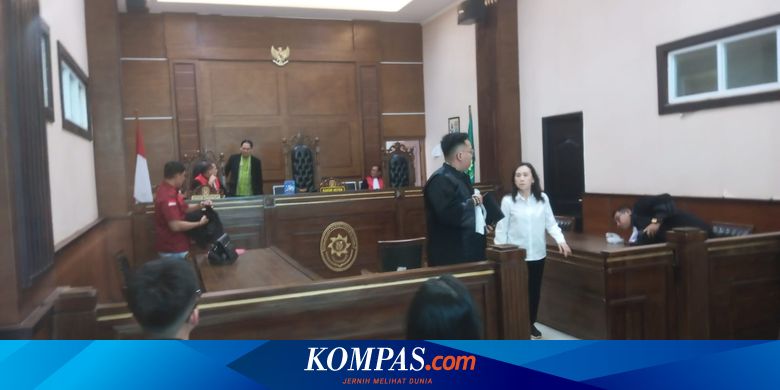 Hakim Tegur Terdakwa Tabrak Lari Lansia di Penjaringan: Jangan Coba Dekati Majelis