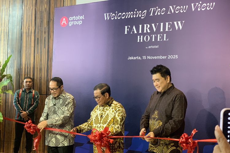 Artotel Group secara resmi membuka Fairview Hotel by 
ARTOTEL pada hari Sabtu, 15 November 2025, hasil kolaborasi Artotel Group dengan PT 
Bellevue Radio Dalam. Pembukaan hotel ini ditandai dengan pemotongan pita yang dilakukan 
oleh Eduard Rudolf Pangkerego selaku Chief Operating Officer Artotel Group dan Firman 
Soebagyo selaku Direktur Utama PT Bellevue Radio Dalam dan Ketua P3SRS (Perhimpunan 
Pemilik dan Penghuni Satuan Rumah Susun) serta disaksikan oleh Gubernur Daerah Khusus 
Ibukota Jakarta, Dr. Ir. Pramono Anung Wibowo. M.M.