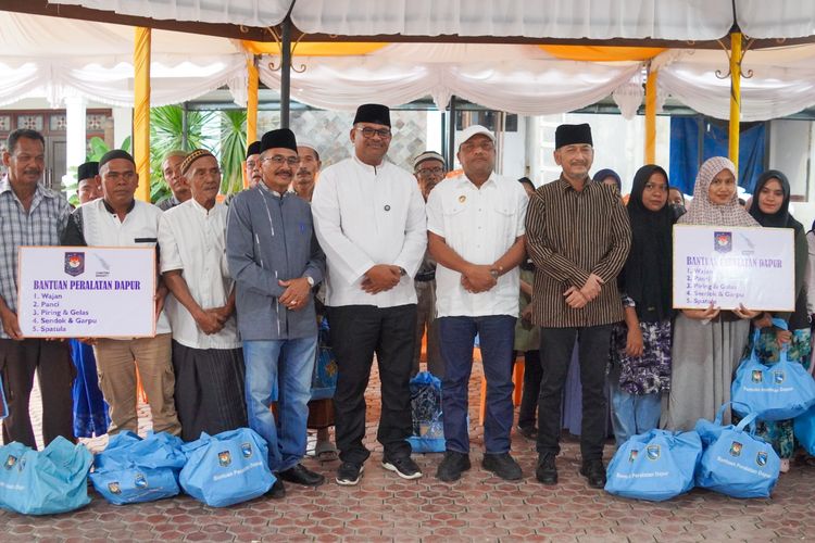 Satgas PRR Aceh Salurkan Bantuan Presiden untuk Banjir Bireuen, Huntap Dibangun Setelah Lebaran