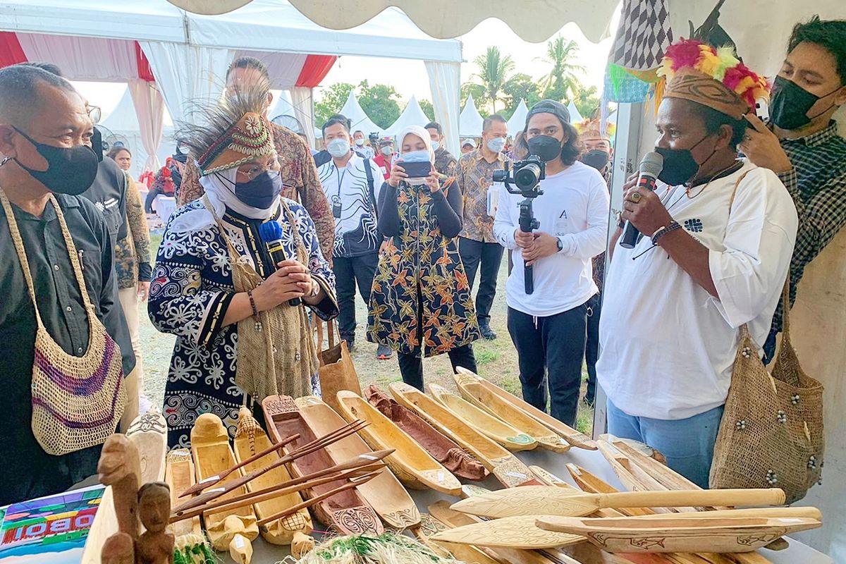 Menteri Ketenagakerjaan (Menaker) Ida Fauziyah saat menghadiri acara Expo Tenaga Kerja Mandiri di Mersik Telaga Maya, Kabupaten Jayapura, Papua, Jumat (15/10/2021).