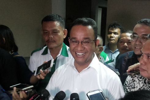 Anies: Di Jakarta Ada Praktik Bagi-bagi Sembako, Bagaimana di Daerah?