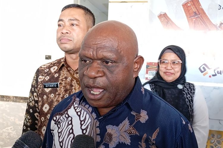 Menteri HAM Natalius Pigai Dukung Siswa Nakal Dididik di Barak Militer ala Dedi Mulyadi, tapi...