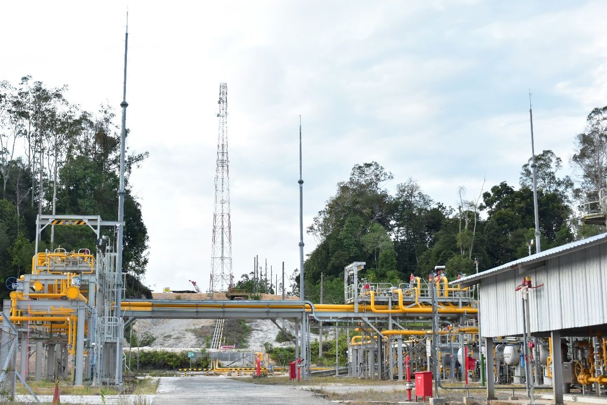 Kilang mini LNG yang berlokasi di Kecamatan Tana Lia, Kabupaten Tana Tidung, Kalimantan Utara. Kilang ini dimiliki dan dioperasikan oleh PT Kayan LNG Nusantara (Kayan) serta mendapatkan aliran gas dari JOB Pertamina-Medco E&P Simenggaris (JOB Simenggaris). 
