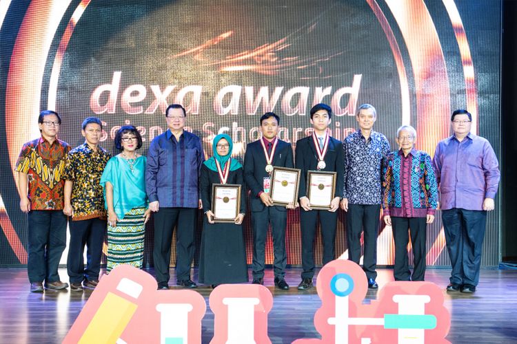 Pemenang Dexa Award Science Scholarship 2018