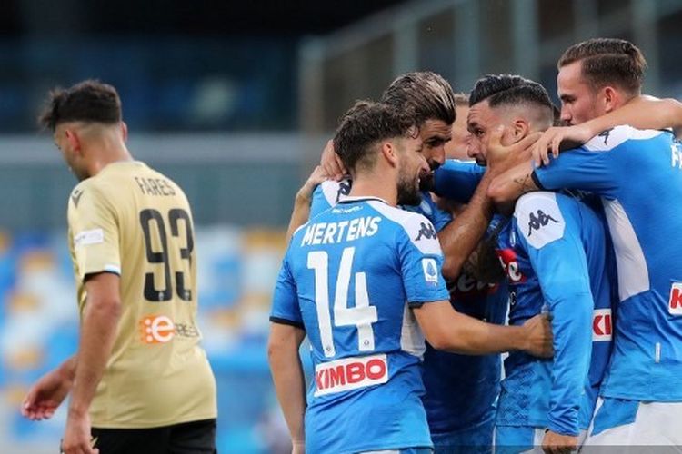 Laga Napoli vs SPAL pada pekan ke-28 Serie A - kasta tertinggi Liga Italia - musim 2019-2020.