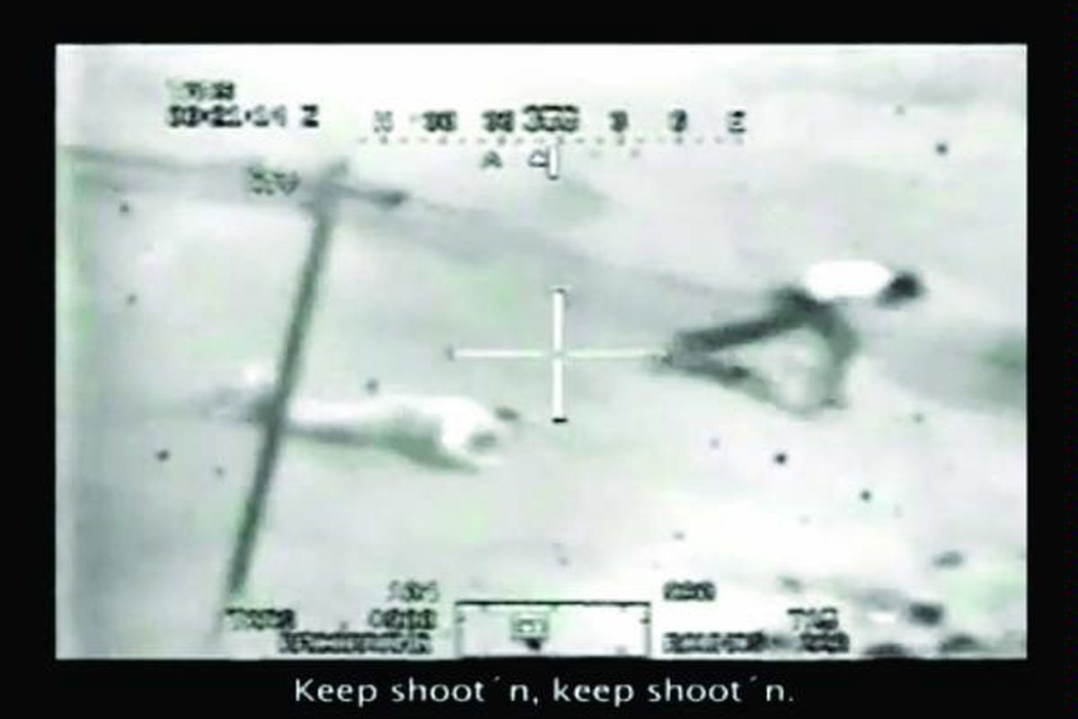 Gambar ini diambil dari rekaman video dari mata pembidik sebuah pesawat Angkatan Bersenjata AS, Apache, yang di-posting oleh situs WikiLeaks.org, yang kemudian dikonfirmasi keotentikannya oleh seorang pejabat militer senior AS. Dua orang di jalanan Baghdad ditembak elikopter pada 12 Juli 2007. Tayangan ini memancing perhatian luas di dunia maya.