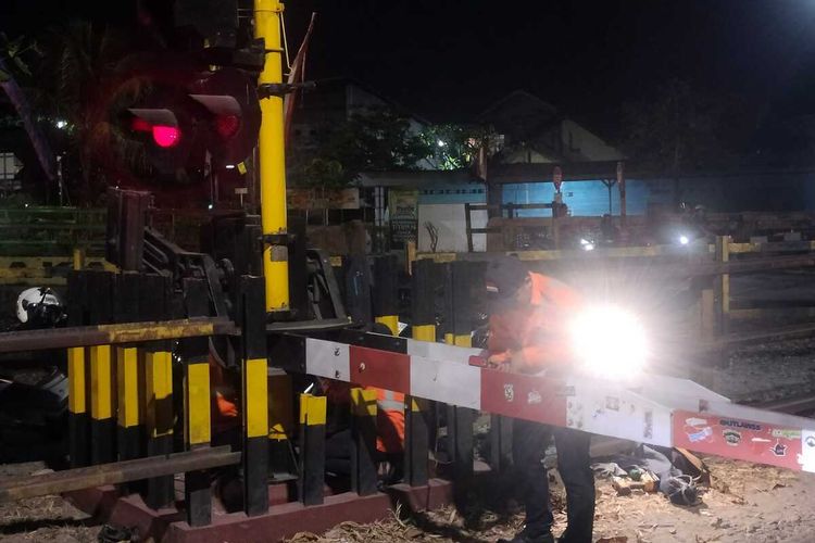 Rusak Palang Pintu Kereta Api dan Tantang Petugas, Mahasiswa di Sleman Diringkus Polisi