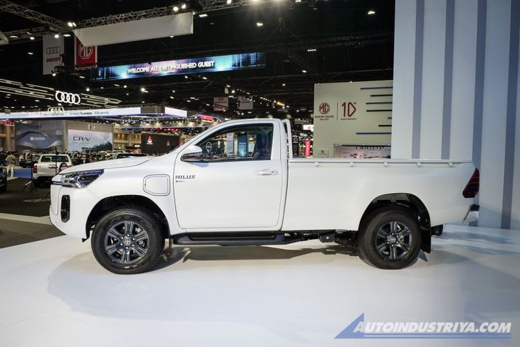 Mobil listrik Toyota Hilux Revo BEV Concept