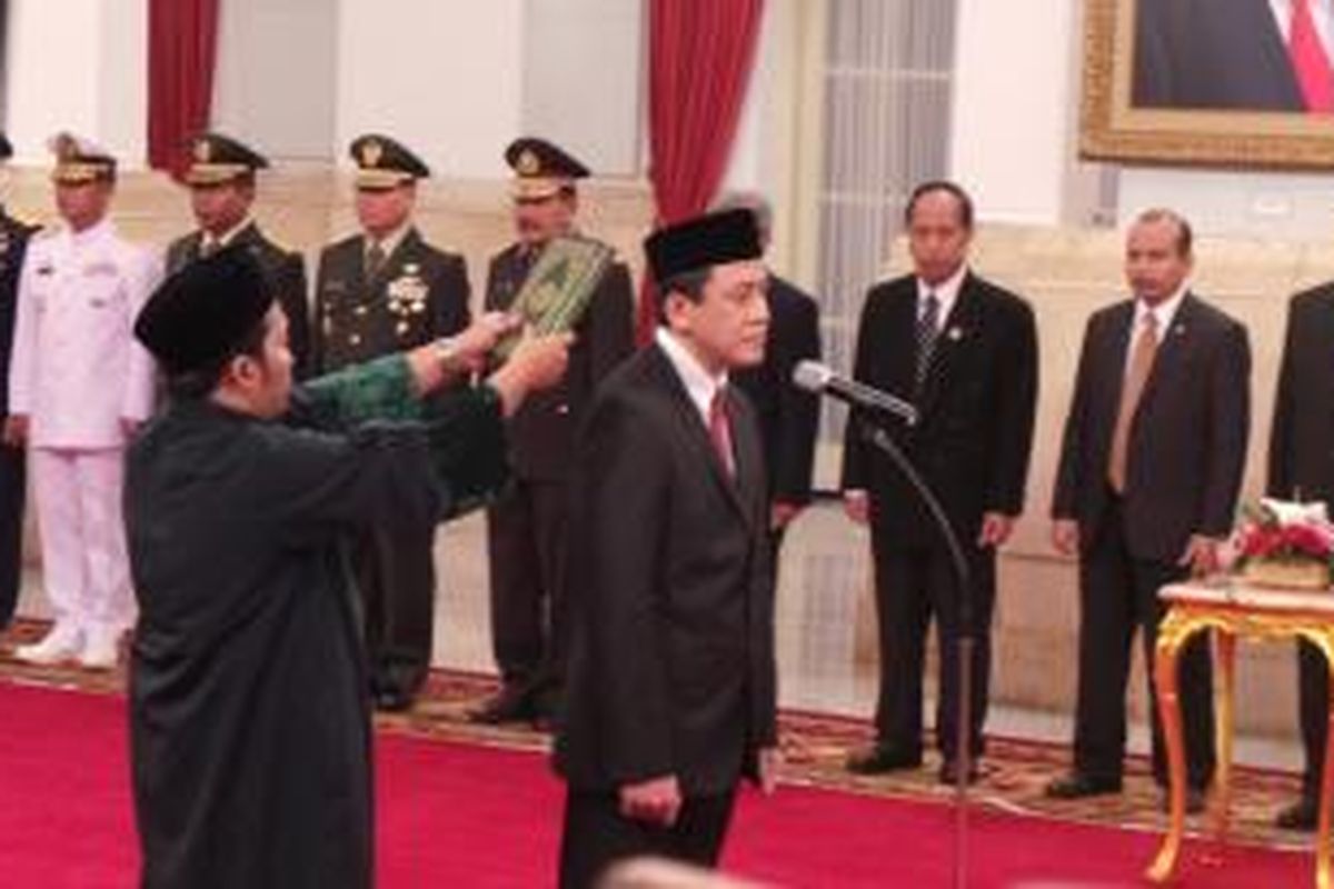 Triawan Munaf saat dilantik sebagai Kepala Badan Ekonomi Kreatif, di Istana Negara, Jakarta, Senin (26/1/2015).