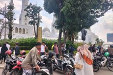 Rezeki Nomplok Masyarakat Sekitar Masjid Raya Sheikh Zayed Solo, Jadi Tukang Ojek Dadakan hingga Plastik Laku Keras