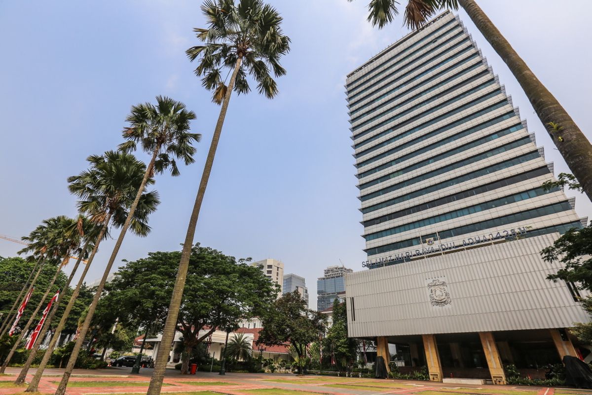 Suasana gedung DPRD Provinsi DKI Jakarta di Jalan Medan Merdeka Selatan, Senin (4/9/2017).