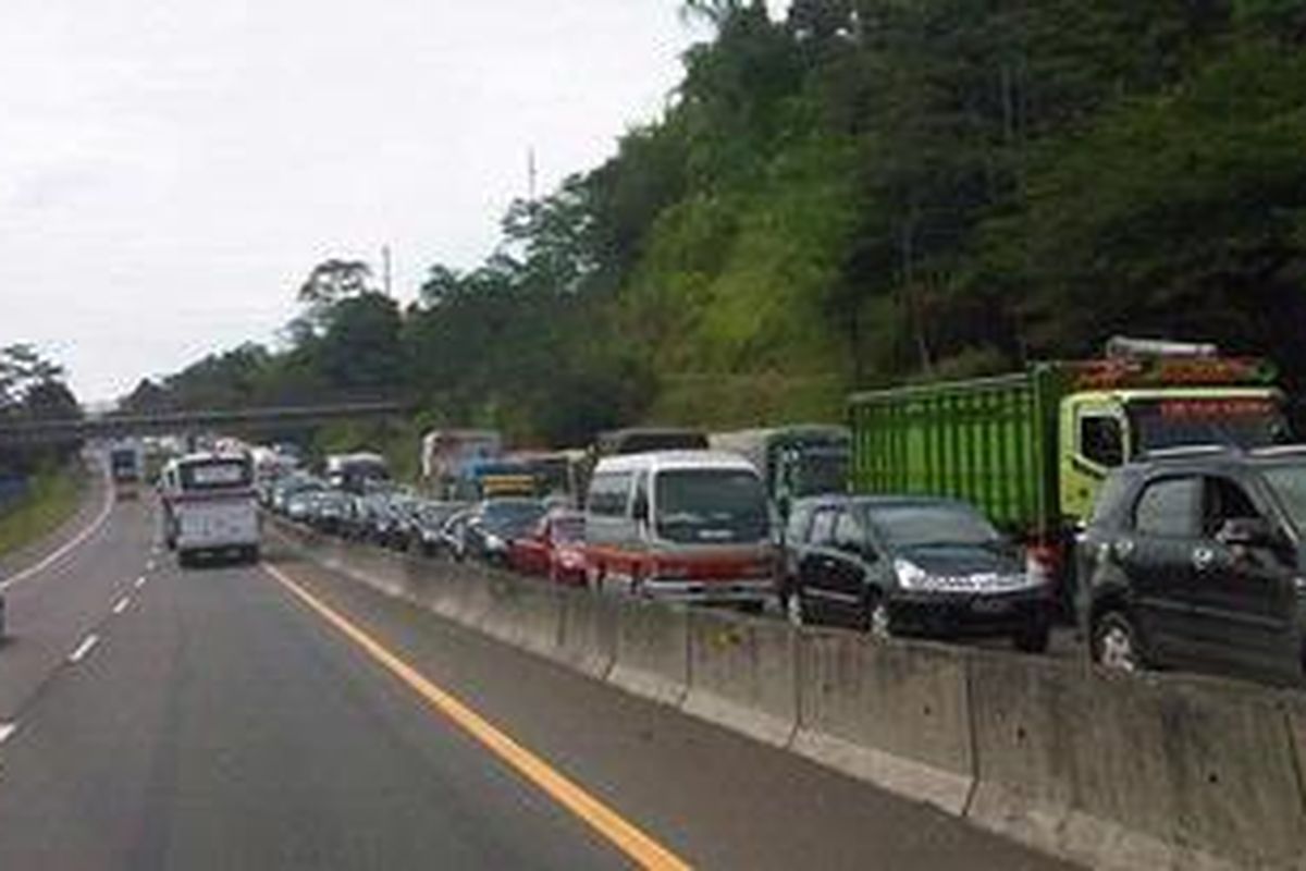 Ilustrasi: Jalan Tol Cipularang