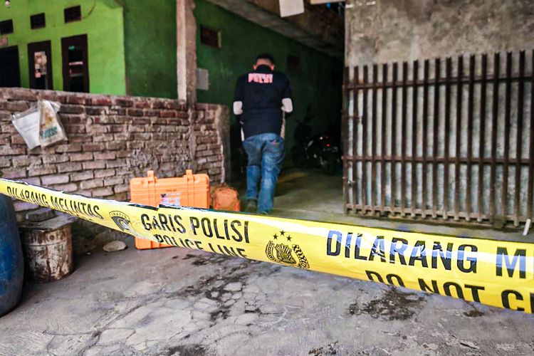 Dua Pria Ditemukan Bersimbah Darah di Kontrakan Cimahi, Luka Parah di Leher