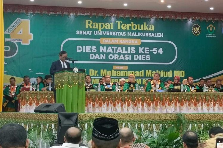 Menteri Koordinator Bidang Hukum dan HAM, Mahfud MD, dalam acara Dies Natalies Universitas Malikussaleh ke 54 di Gedung. GOR Universitas Malikussaleh Lhokseumawe, Senin (12/6/2023).